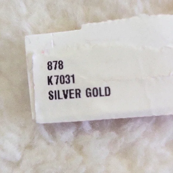 Elegant Silver and Gold Clover Necklace - Picture 5 of 5